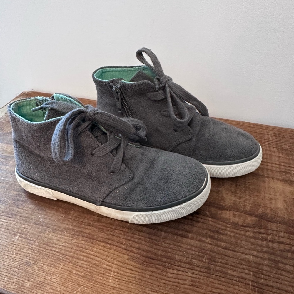 Boys Cat & Jack suede high-top Shoes - Picture 2 of 7